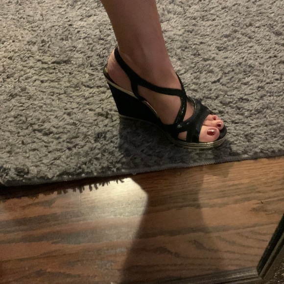 Wore twice only almost new size 8 very comfy - Picture 1 of 11
